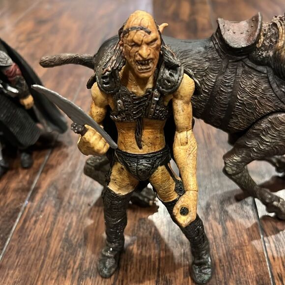 Vintage 2001-2003 The Lord of The Rings Figures mixed lot 12 figures mixed sizes - Picture 9 of 16